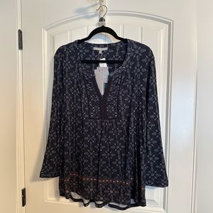 Blue print t-shirt material flowing shirt. New with tags!